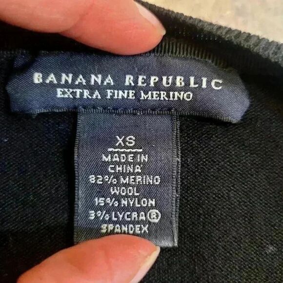 Banana Republic Women's Black Extra Fine Merino Wool/Nylon/Spandex Button Down C - Picture 10 of 11